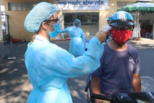 Quyết liệt phòng và kiểm soát lây nhiễm COVID-19 trong cơ sở y tế Quyết liệt phòng và kiểm soát lây nhiễm COVID-19 trong cơ sở y tế