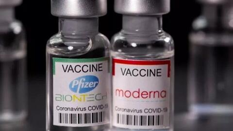 Pfizer xin cấp phép khẩn cấp mũi 4 vắc-xin phòng Covid-19 cho người từ 65 tuổi