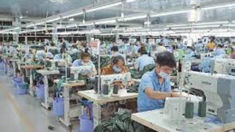 Khó khăn trong năm 2023: Kịch bản nào để ngành dệt may vượt qua thách thức?