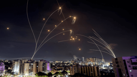 Giá dầu quay đầu giảm nhẹ giữa bất ổn từ xung đột Israel-Hamas