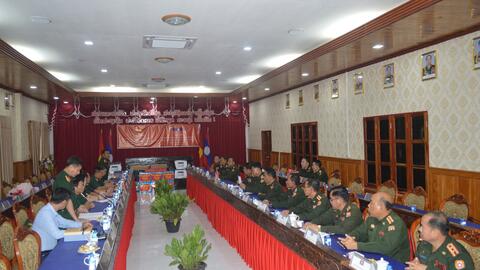 Bộ CHQS tỉnh Bình Định thăm và làm việc tại tỉnh Champasak (Lào)