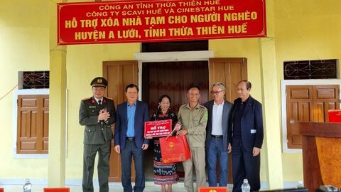 Bàn giao 20 ngôi nhà cho gia đình hoàn cảnh khó khăn