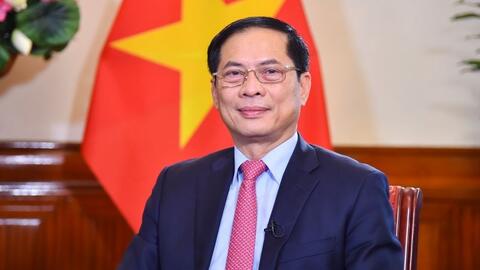 Đoàn kết dân tộc gắn với đoàn kết quốc tế tạo nên "một sức mạnh vô địch"