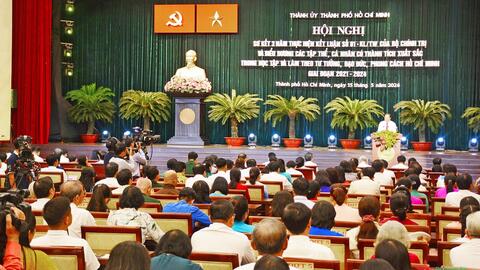 TP Hồ Chí Minh biểu dương 339 tập thể, cá nhân tiêu biểu học và làm theo Bác