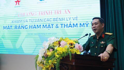 Bệnh viện Mắt Quốc tế DND thăm khám, tư vấn sức khỏe tại Báo Quân đội nhân dân
