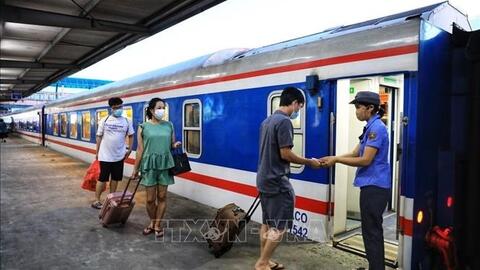 Ngành đường sắt giảm 10% giá vé cho sinh viên và người thân khi đi nhập học