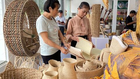 Chuyển hướng sản xuất, tiêu dùng xanh