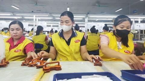 Doanh nghiệp và người lao động nỗ lực vượt khó - Bài 1: Khi doanh nghiệp gặp khó...    ​