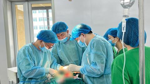 Bệnh viện Ung Bướu Hà Nội: Cứu sống bệnh nhân suy tim có khối u hiếm gặp