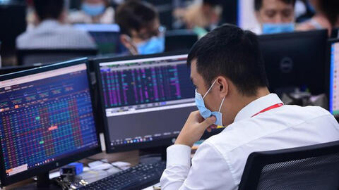 Chứng khoán đỏ lửa, nhà đầu tư cá nhân vẫn mở mới gần 500.000 tài khoản