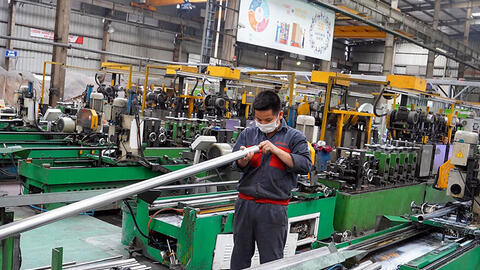 Tiếp đà phục hồi, lao động khu vực dịch vụ tiếp tục khởi sắc