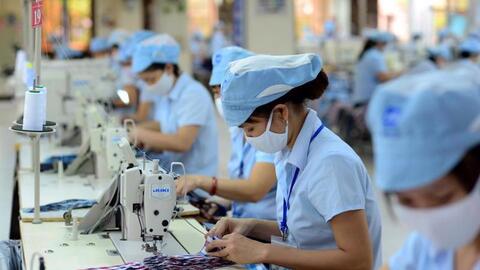 Hỗ trợ người lao động bị mất việc, giảm giờ làm từ 1 - 3 triệu đồng