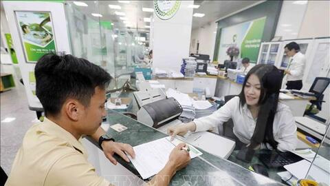 Giảm lãi suất: Hỗ trợ doanh nghiệp, kích cầu tín dụng​