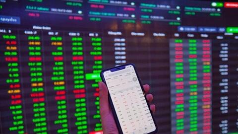 Lăng kính chứng khoán 17/8: Bám sát thị trường để chốt lời