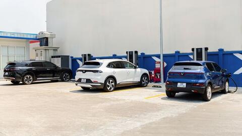 VinFast miễn phí sạc pin cho tất cả ô tô điện đến giữa năm 2027