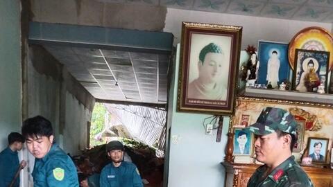 LLVT tỉnh Lâm Đồng hỗ trợ người dân khắc phục hậu quả mưa lũ