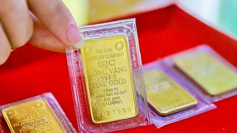 Giá vàng trưa nay (18-8): Neo ở mức cao