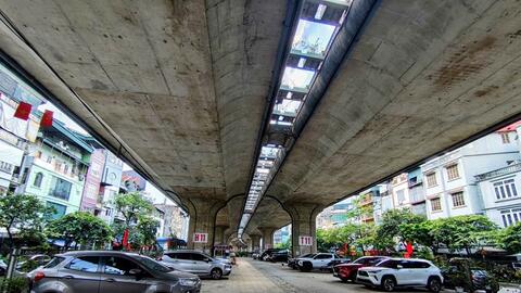 Hàng loạt bãi xe dưới gầm cầu đã được di dời sau vụ cháy xe tại cầu Vĩnh Tuy