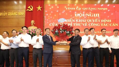 Ông Bùi Văn Khắng được bầu làm Chủ tịch UBND tỉnh Quảng Ninh