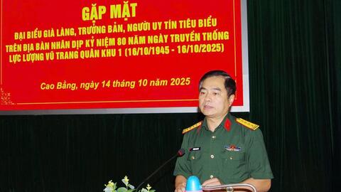 Bộ CHQS tỉnh Cao Bằng gặp mặt già làng, trưởng bản, người có uy tín