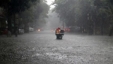 Bão số 13 cách đảo Song Tử Tây khoảng 450km về phía Đông