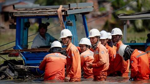 Khôi phục cấp điện cho hơn 99% khách hàng bị ảnh hưởng do bão số 13