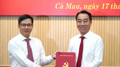 Ông Lữ Quang Ngời được giới thiệu bầu giữ chức Chủ tịch UBND tỉnh Cà Mau