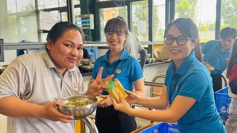 Tặng sữa cho đoàn viên, người lao động ở Đồng Nai