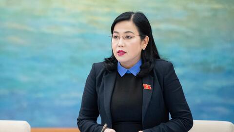 Sốt ruột giá thực phẩm tăng cao, rau xanh “rất đắt” gây áp lực lớn với người dân