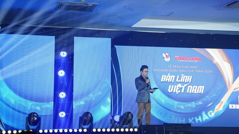 Khai mạc triển lãm 'Khoảnh khắc báo chí' năm 2025