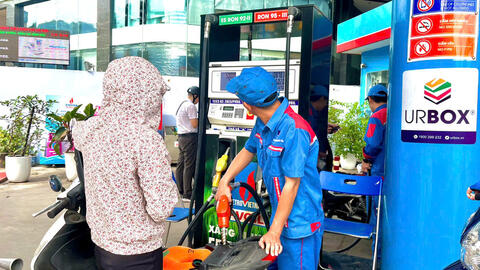 Giá xăng dầu hôm nay 13/1/2026: Duy trì mức cao nhất trong 5 tuần