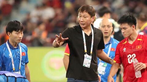 HLV Kim Sang-sik nhắc U23 Việt Nam không tự mãn trước trận tứ kết