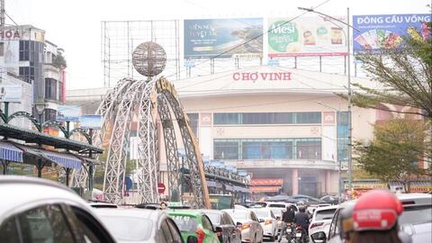 Nghệ An đông kín người đi mua vàng ngày vía Thần Tài