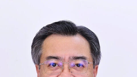 Trưởng ban Chính sách, chiến lược Trung ương Nguyễn Thanh Nghị gửi chương trình hành động đến đơn vị bầu cử tại Đắk Lắk