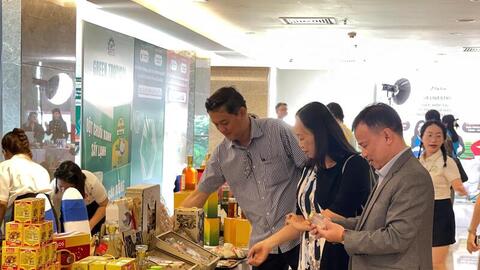 Khai mạc không gian trưng bày, triển lãm thương mại điện tử Gia Lai