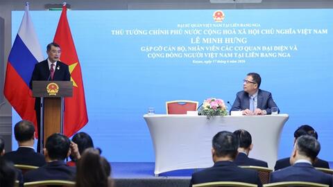Thủ tướng Lê Minh Hưng gặp cộng đồng người Việt Nam tại Nga