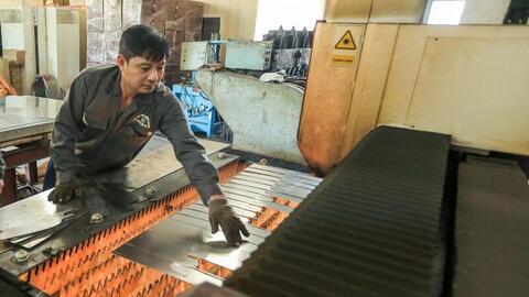 Chàng trai xứ Thanh đưa dao rèn truyền thống lên sàn số