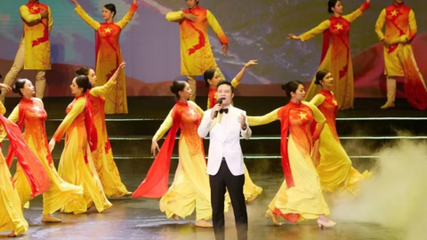 NSƯT Hoàng Tùng và khúc hát dành tặng phụ nữ Việt Nam