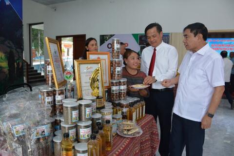 <a href="/cau-chuyen-kinh-doanh" title="Câu chuyện kinh doanh" rel="dofollow">Câu chuyện kinh doanh</a>