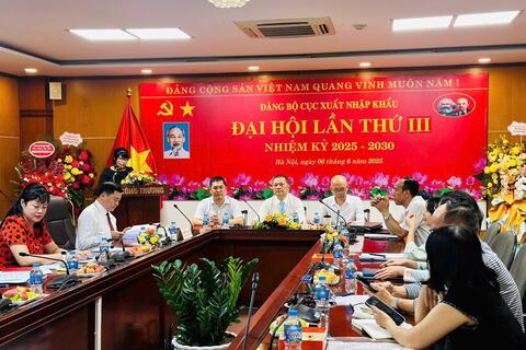 Những nghị quyết mở đại lộ phát triển xuất nhập khẩu