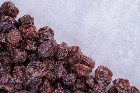 Ăn mận khô thường xuyên có thể cải thiện huyết áp và cholesterol