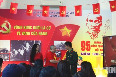 Nhiều hoạt động trải nghiệm tìm hiểu về Đảng tại Bảo tàng Lịch sử quân sự Việt Nam