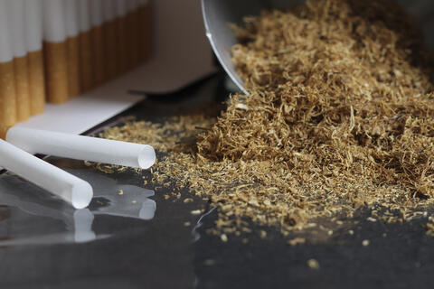 Sửa đổi, bổ sung một số quy định nhập khẩu thuốc lá điếu, xì gà