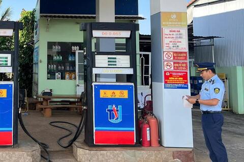 Đắk Lắk xử lý cửa hàng xăng dầu vi phạm bán hàng qua đường dây nóng