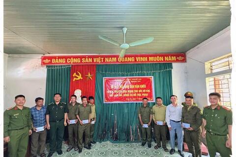 Bộ đội Biên phòng tỉnh Nghệ An: Kiên trì vận động nhân dân biên giới giao nộp vũ khí, vật liệu nổ