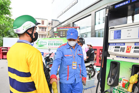 Bộ Công Thương đề nghị các địa phương giám sát chặt triển khai xăng E10