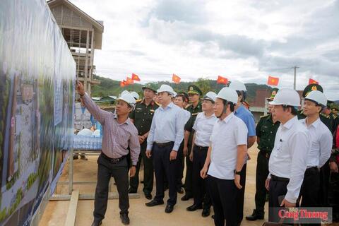 Phó Thủ tướng Lê Tiến Châu kiểm tra tiến độ Trường phổ thông nội trú liên cấp tại TP. Huế
