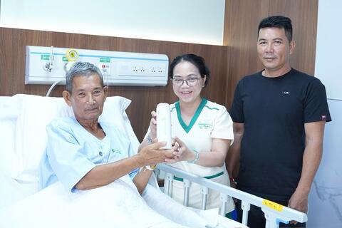 Bệnh nhân Campuchia vượt hàng trăm km sang Việt Nam cấp cứu viêm túi mật