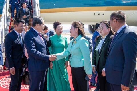 Chủ tịch Quốc hội Trần Thanh Mẫn và phu nhân bắt đầu thăm chính thức Mông Cổ