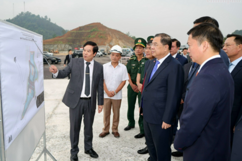 Phó Thủ tướng Thường trực Phạm Gia Túc khảo sát mô hình logistics, cửa khẩu thông minh tại Lạng Sơn
